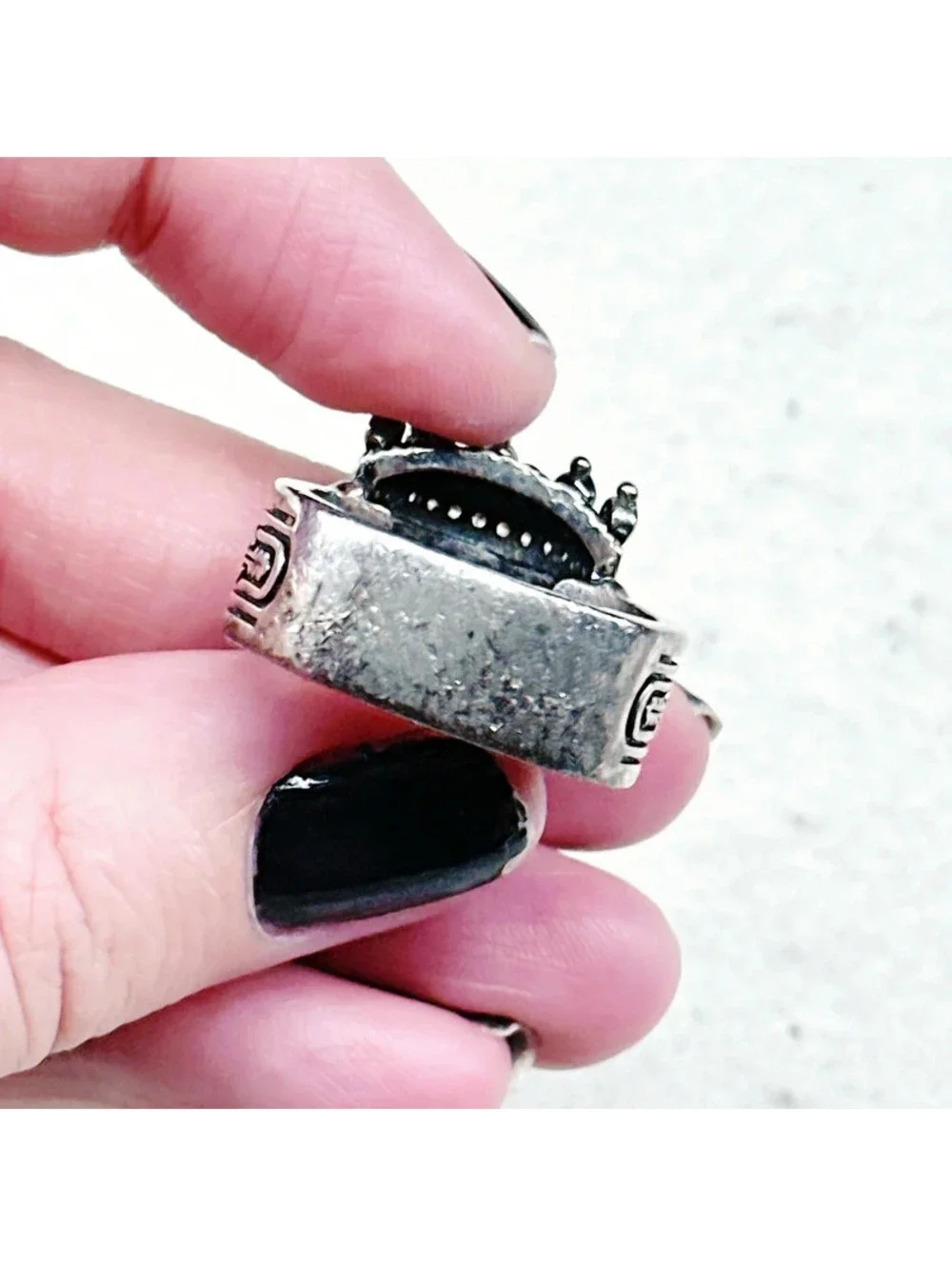3004u. Skull Ring Goth Size 9 Red